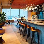 By Marriott Houthavens Hotell