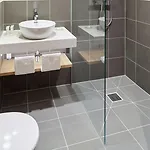 מלון By Marriott Houthavens 4*