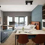 By Marriott Houthavens מלון