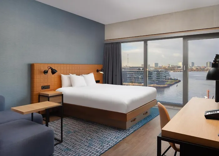 By Marriott Houthavens Hotel