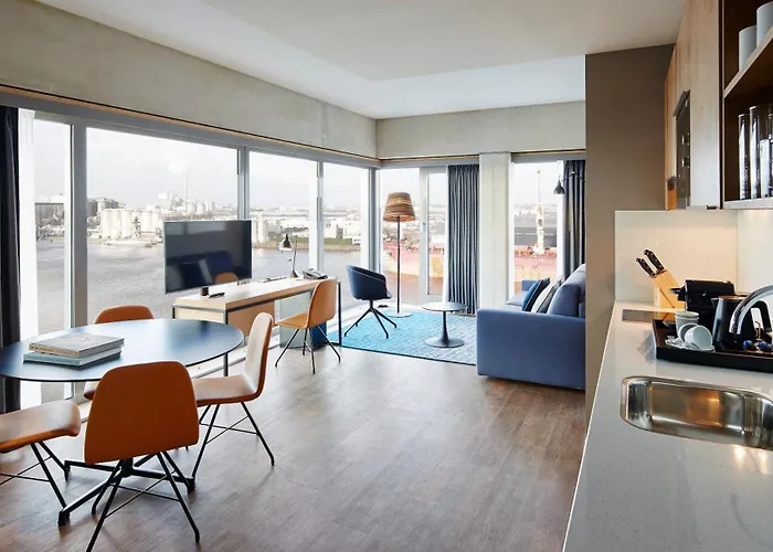 By Marriott Houthavens 4* Amsterdam