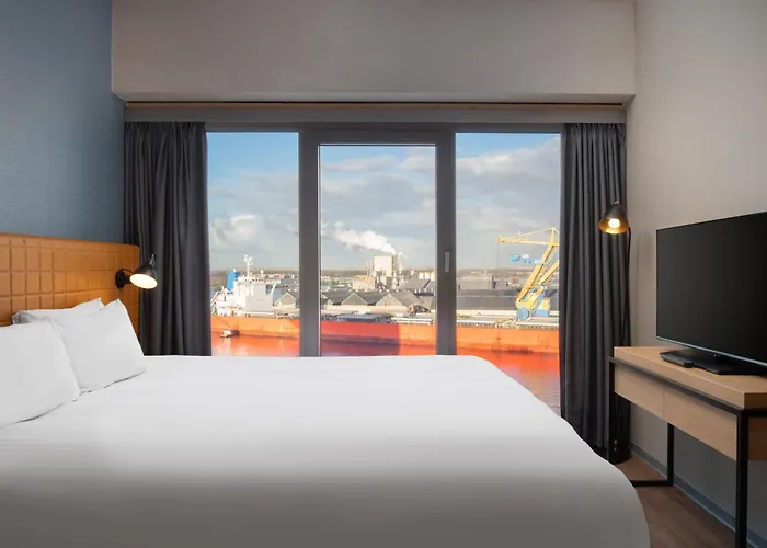 By Marriott Houthavens 4* Amsterdam