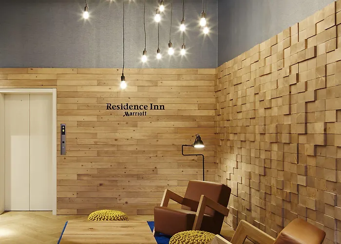 By Marriott Houthavens Hotel