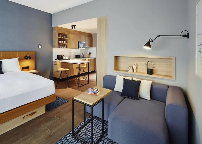 Hotel By Marriott Houthavens 4*