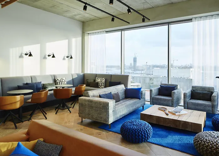 Hotel By Marriott Houthavens 4*