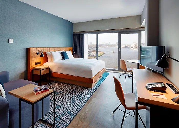 By Marriott Houthavens Hotel 4*