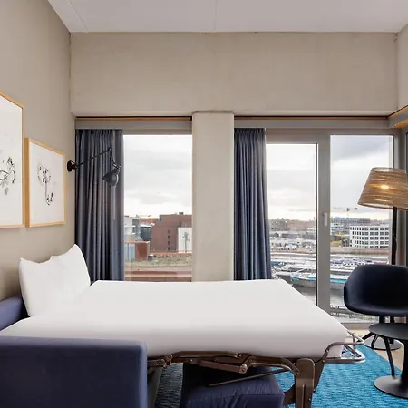 By Marriott Houthavens מלון 4*