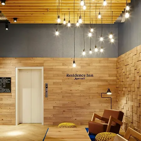 Hotel By Marriott Houthavens 4*