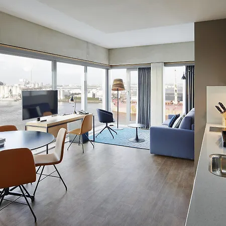 Hotel By Marriott Houthavens 4*