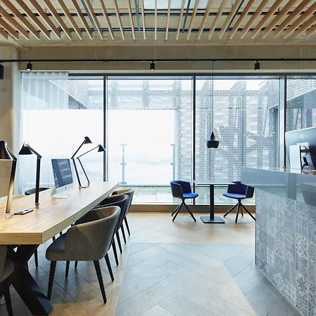 Hotel By Marriott Houthavens