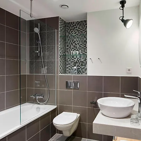 By Marriott Houthavens Hotel 4*