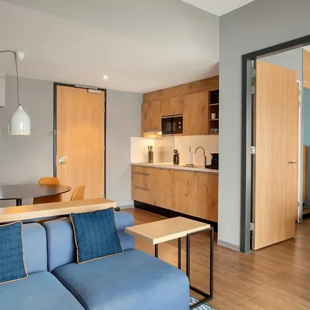 Hotel By Marriott Houthavens