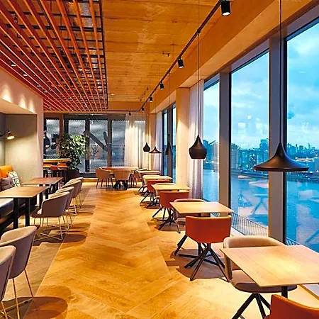 By Marriott Houthavens Hotel
