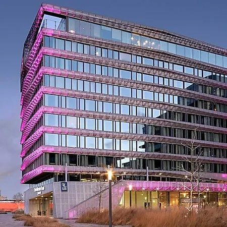 By Marriott Houthavens Hotel 4*