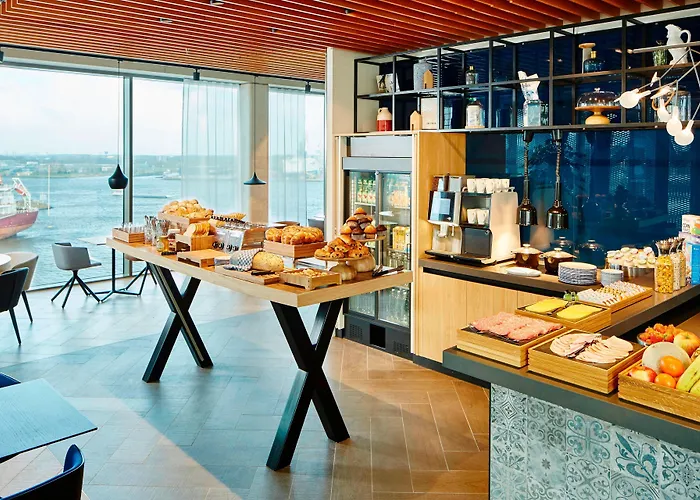 By Marriott Houthavens Отель