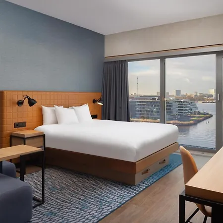 By Marriott Houthavens Hotel