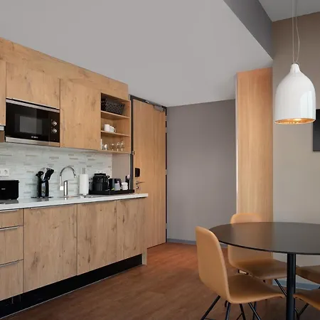 By Marriott Houthavens Hotel