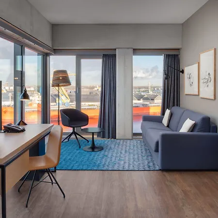 By Marriott Houthavens Hotel 4*